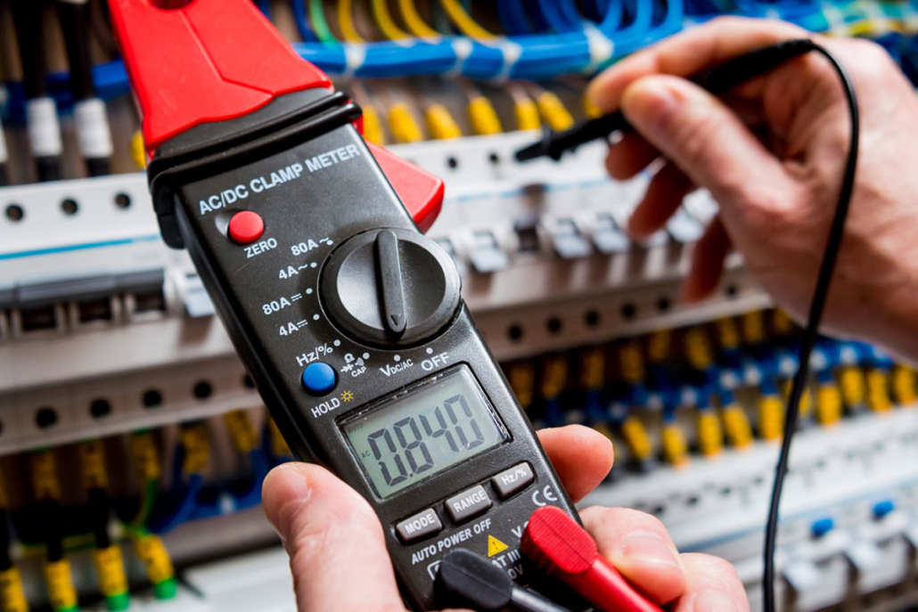 Prüfung elektrischer Anlagen: Gesetzliche Anforderungen und Normen