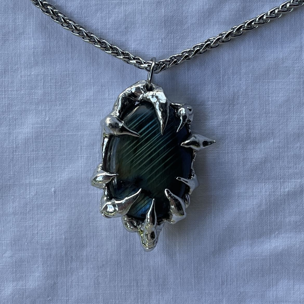 Stärke deine Aura mit labradorit aus der CrystalScents Kollektion