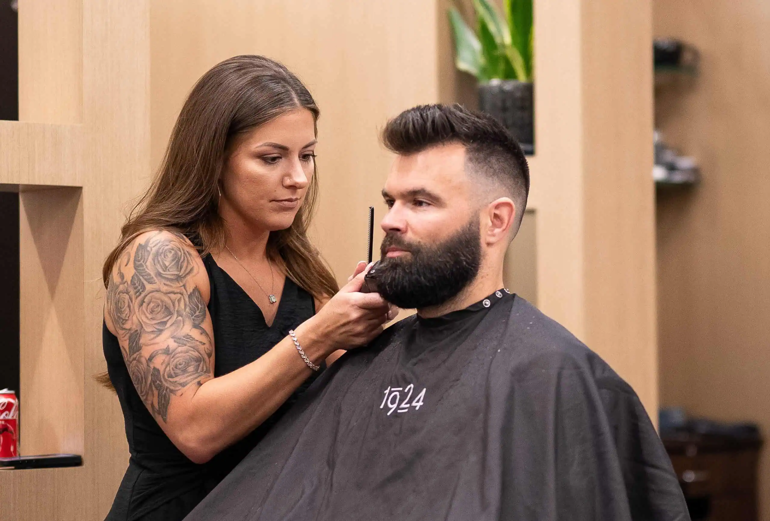 Trendige Fußpflege Einrichtung und Friseureinrichtung – Jetzt beim Fachhändler bestellen