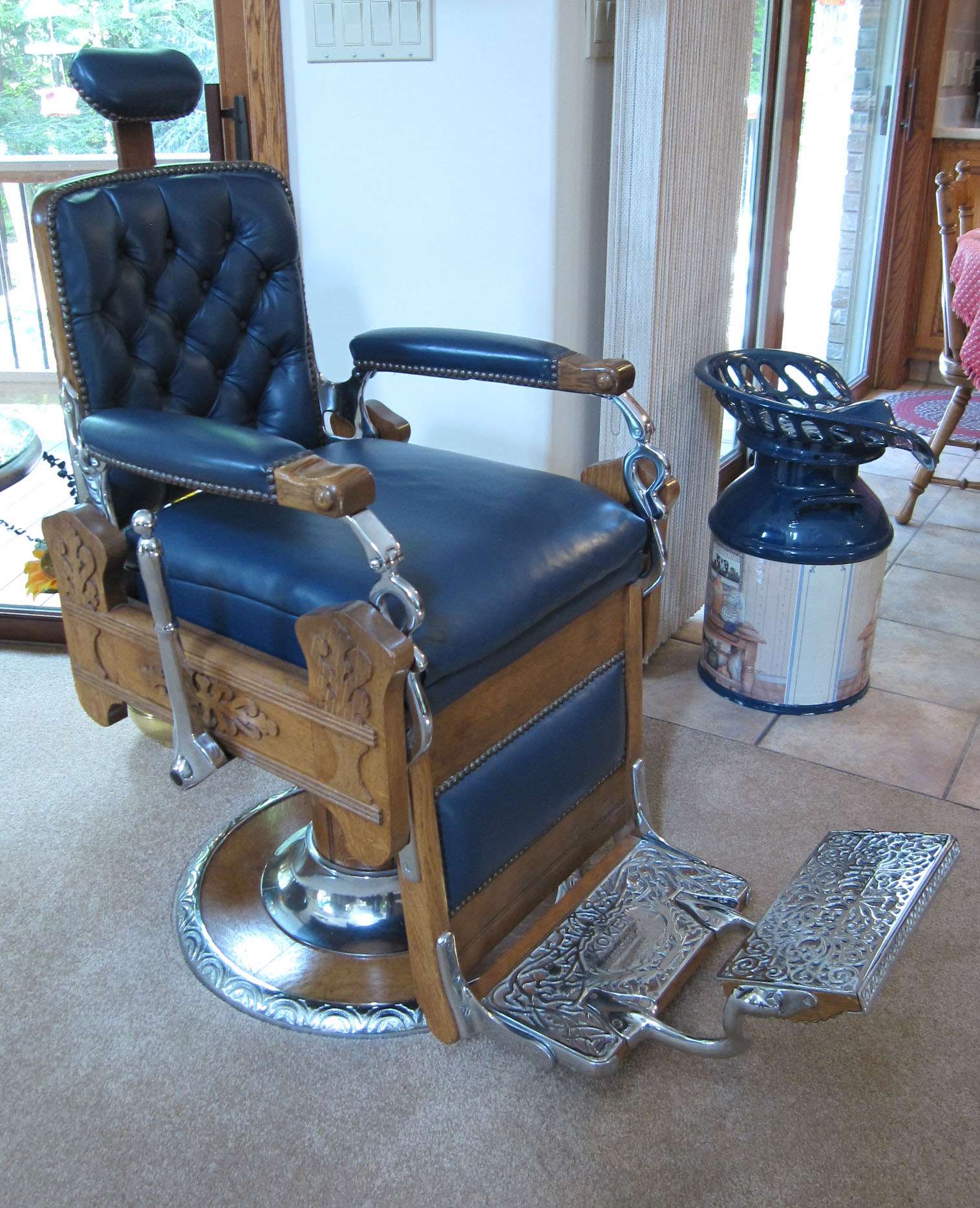 Barbershop Stuhl mit Kopfstütze: Komfort für lange Sitzungen