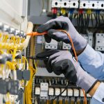So läuft die VDE Prüfung nach DGUV V3 ab: Ein Leitfaden für Unternehmen
