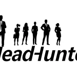 Headhunter Logo mit stilisierten Silhouetten und eleganter Schrift, die Professionalität zeigt.