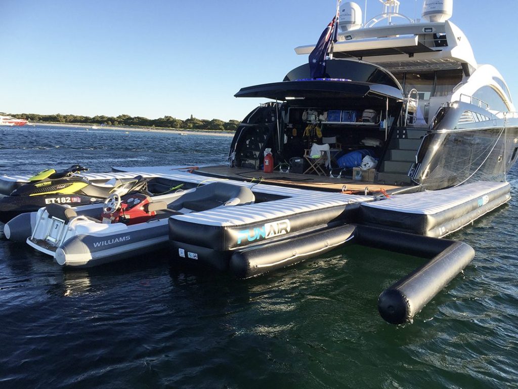Komfort auf höchstem Niveau mit einer vielseitigen aufblasbare plattform für Yachten